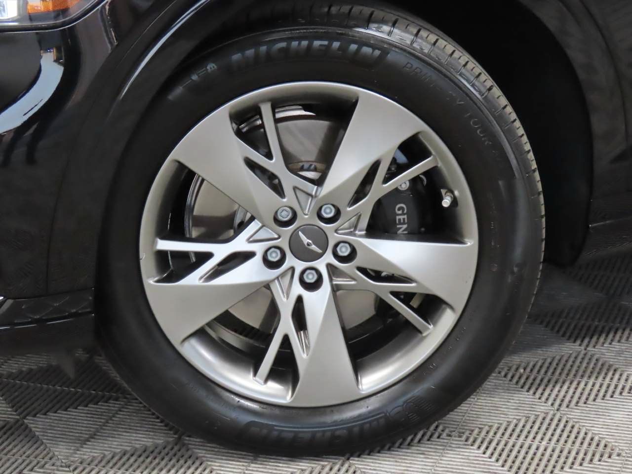Used 2024 Genesis GV70 3.5T Sport AWD/4WD image 5