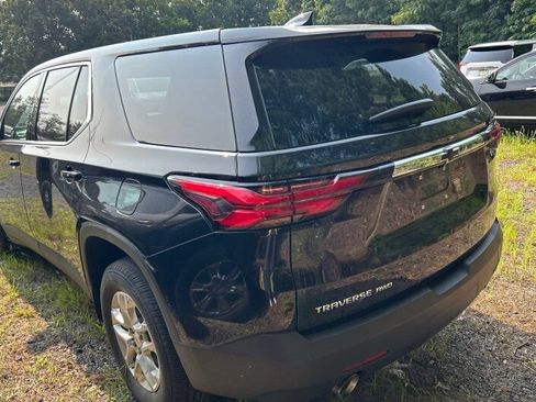 Used 2023 Chevrolet Traverse LS w/ Safety Package AWD/4WD image 4