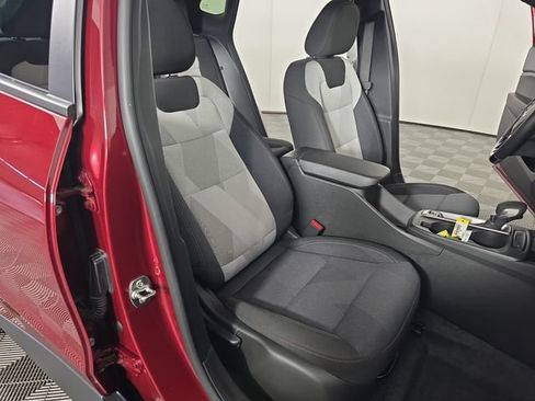 Used 2025 Chevrolet Trax RS FWD image 17