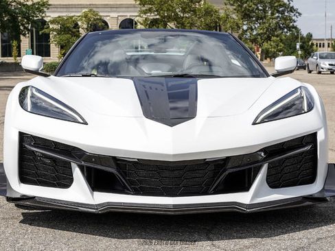 Used 2024 Chevrolet Corvette Z06 w/ Z07 Performance Package RWD image 13