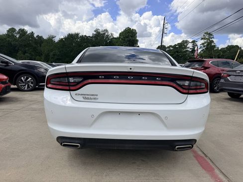 Used 2022 Dodge Charger SXT RWD image 6