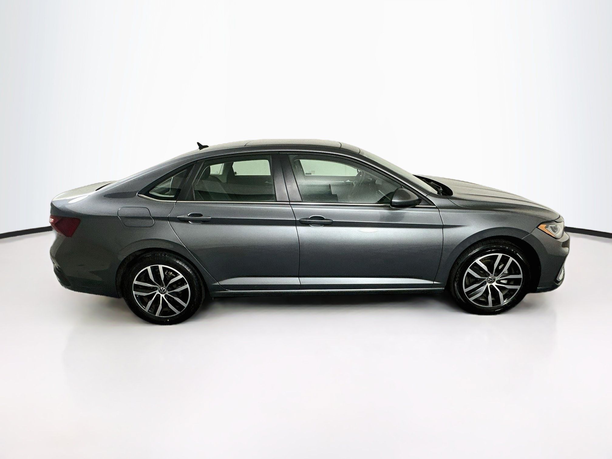 Used 2025 Volkswagen Jetta SE FWD image 10