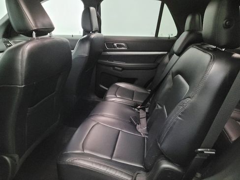 Used 2019 Ford Explorer XLT w/ Equipment Group 202A image 18