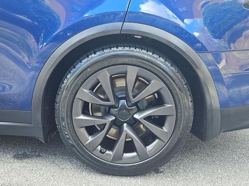 Used 2024 Tesla Model X image 19