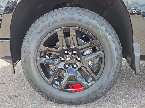 New 2026 Chevrolet Silverado 1500 RST w/ Redline Edition AWD/4WD image 9
