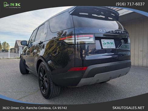Used 2017 Land Rover Discovery SE AWD/4WD image 11