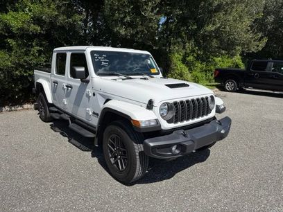Used 2025 Jeep Gladiator Sport