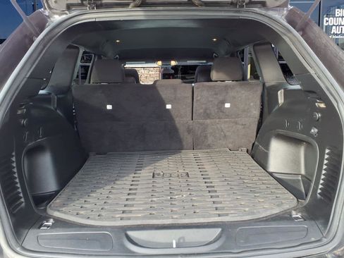 Used 2021 Jeep Grand Cherokee Laredo image 4