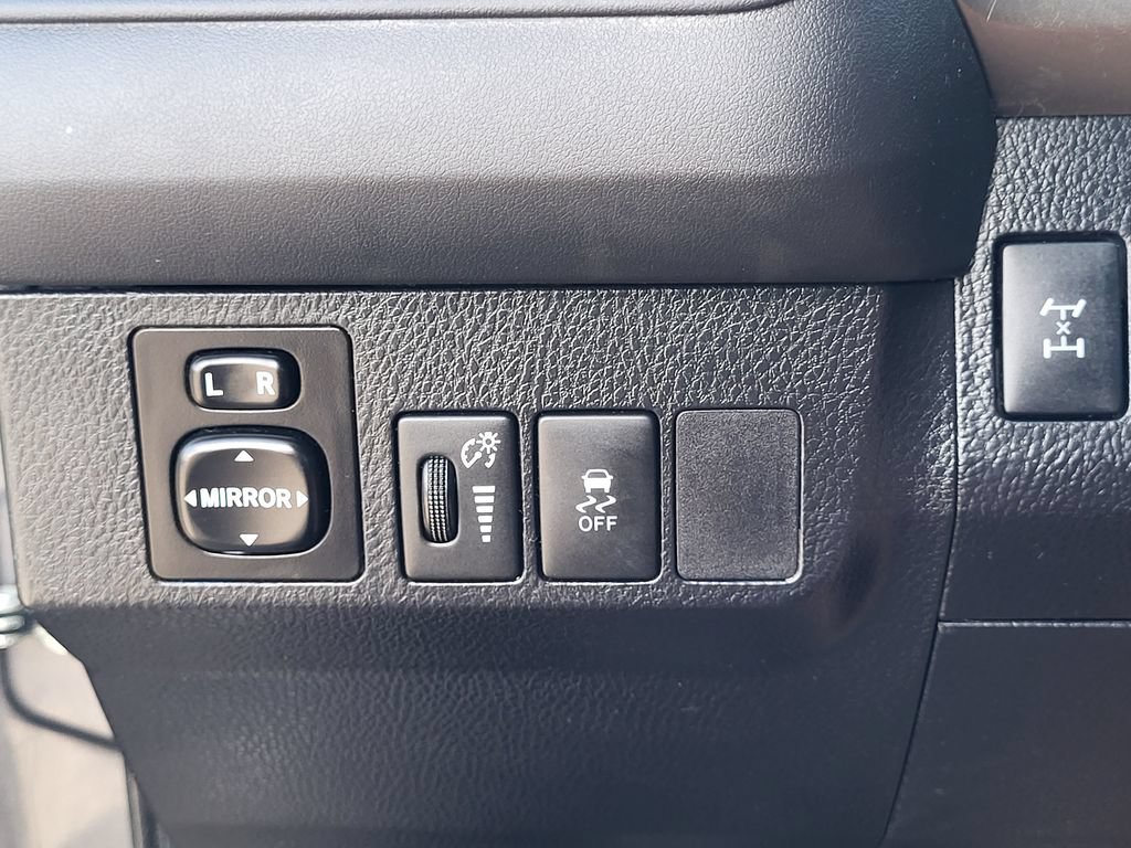 Used 2014 Toyota RAV4 LE AWD/4WD image 15