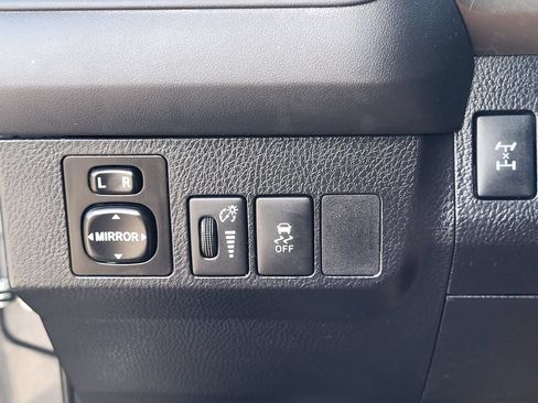 Used 2014 Toyota RAV4 LE AWD/4WD image 15