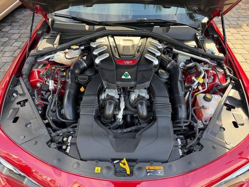 Used 2017 Alfa Romeo Giulia Quadrifoglio RWD image 61