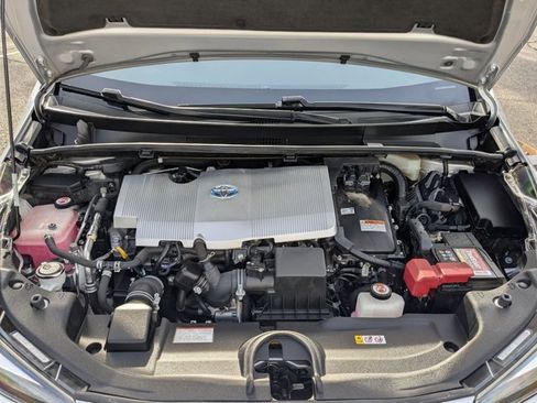 Used 2020 Toyota Prius LE image 21