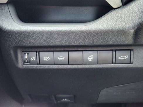 Used 2023 Toyota RAV4 XLE Premium image 21