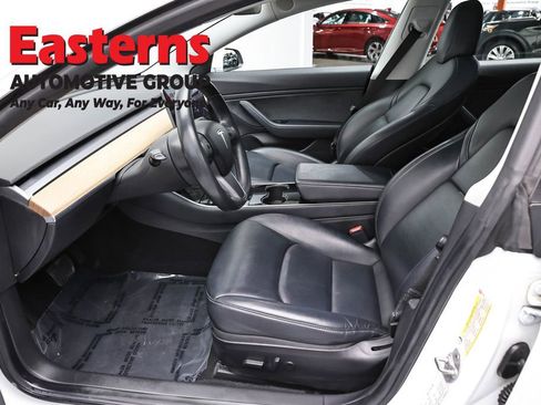 Used 2019 Tesla Model 3 Standard Range RWD image 13