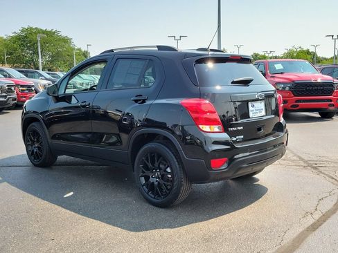Used 2022 Chevrolet Trax LT w/ Premium Seat Package AWD/4WD image 6