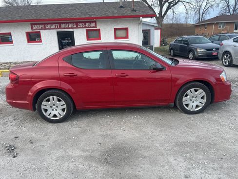 Used 2014 Dodge Avenger SE image 2