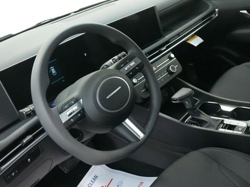 New 2026 Hyundai Tucson SE image 13