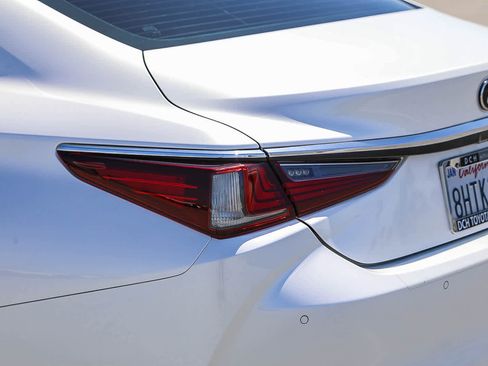 Used 2019 Lexus ES 350 w/ Premium Package FWD image 9