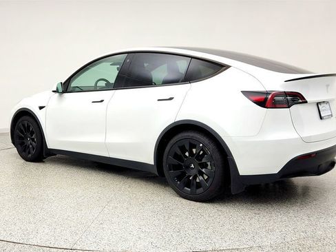 Used 2023 Tesla Model Y Long Range image 7