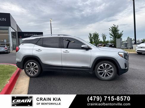 Used 2018 GMC Terrain SLT w/ Preferred Package AWD/4WD image 3