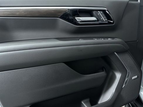 New 2026 Chevrolet Suburban LT w/ Comfort Package image 22