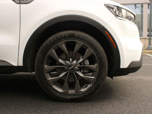 Used 2021 Kia Sorento EX w/ EX AWD X-Line Package image 4