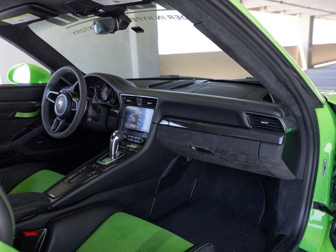 Used 2019 Porsche 911 GT3 RS RWD image 2