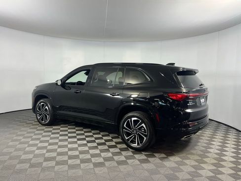 Used 2025 Buick Enclave Sport Touring image 10