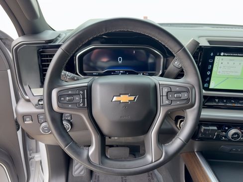 Used 2025 Chevrolet Silverado 3500 High Country w/ High Country Premium Package AWD/4WD image 10