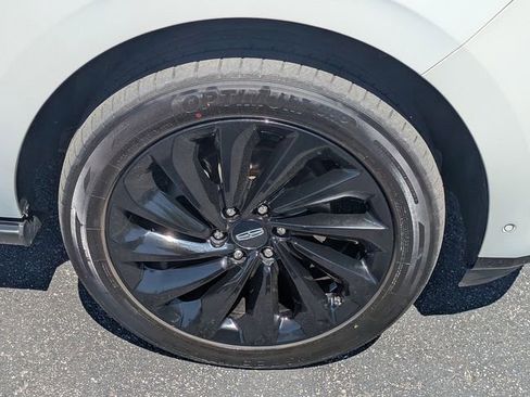 Used 2021 Lincoln Navigator Reserve AWD/4WD image 10