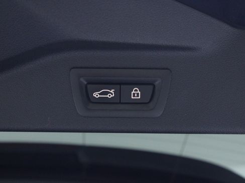 Used 2022 BMW X7 M50i image 14