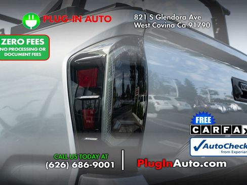 Used 2021 Toyota Tacoma SR5 RWD image 11