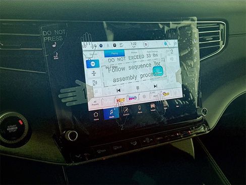 New 2025 Jeep Wagoneer L Series II w/ Convenience Group I image 13