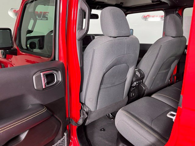 Used 2024 Jeep Wrangler Unlimited Sahara AWD/4WD image 23