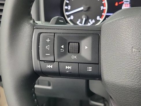 Certified 2025 Nissan Rogue SV FWD image 25
