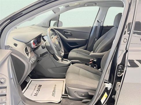 Certified 2021 Chevrolet Trax LS w/ Tint and Cruise Package image 15