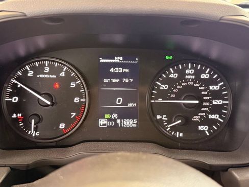 Used 2024 Subaru Crosstrek 2.0i AWD/4WD image 13