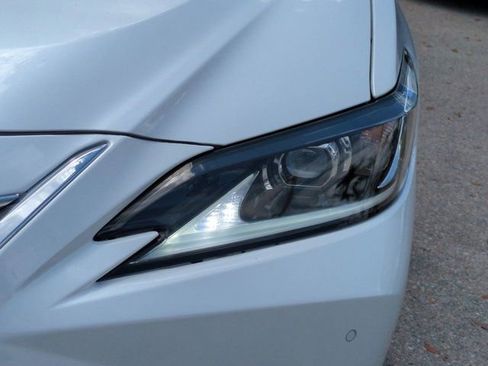 Certified 2024 Lexus ES 350 w/ Premium Package FWD image 10