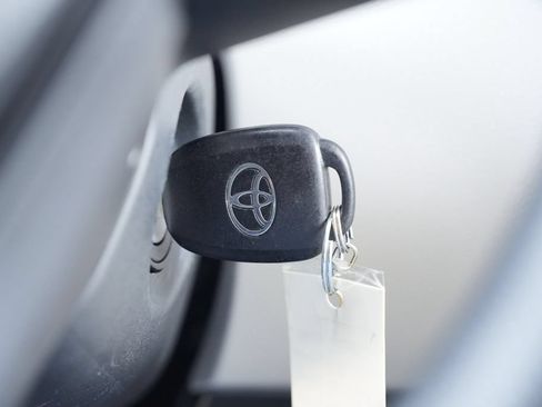 Used 2023 Toyota Corolla Cross L AWD/4WD image 27