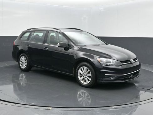 Used 2018 Volkswagen Golf S image 28