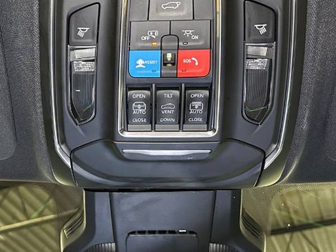 Used 2025 Jeep Wagoneer S Limited AWD/4WD image 37