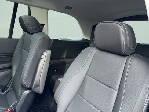 New 2026 Mercedes-Benz GLS 450 4MATIC image 33