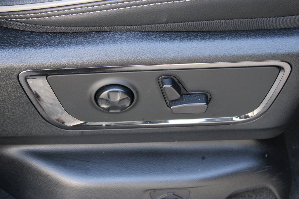 Used 2024 RAM 1500 Limited AWD/4WD image 11