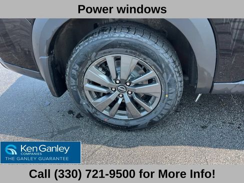Used 2022 Nissan Pathfinder SV AWD/4WD image 22
