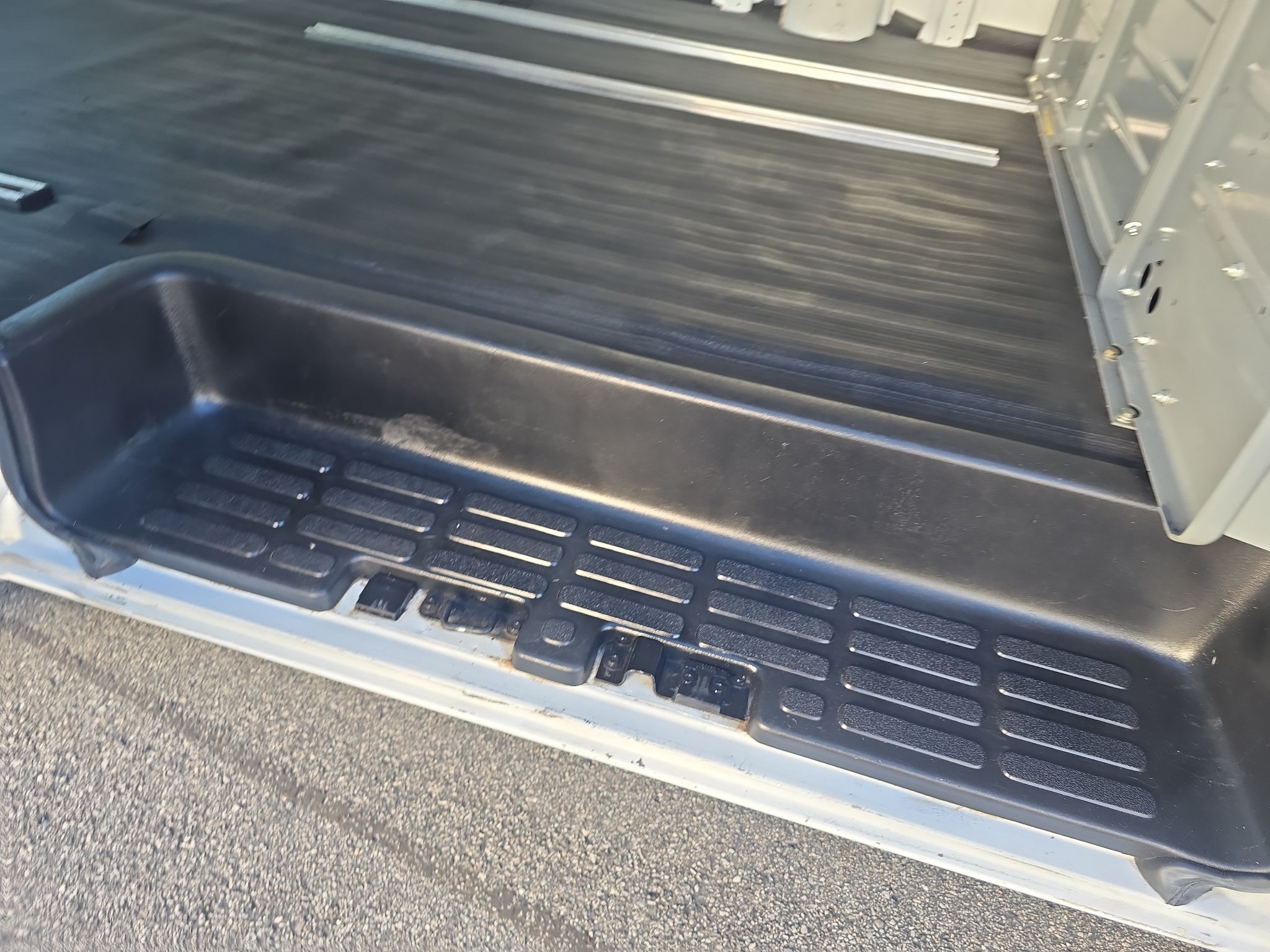 Used 2017 Chevrolet Express 2500 RWD image 13