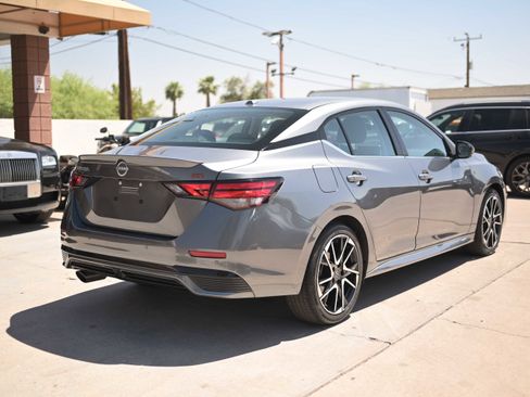 Used 2025 Nissan Sentra SR FWD image 4