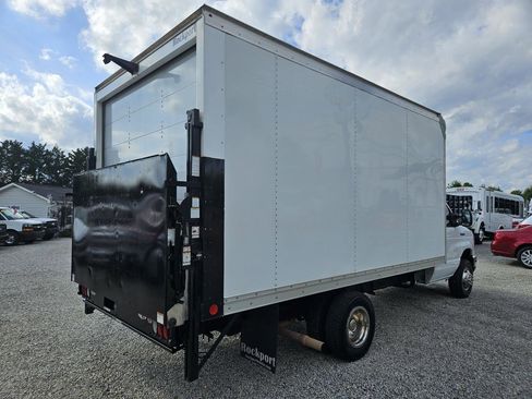Used 2022 Ford E-450 and Econoline 450 Super Duty w/ Power Windows & Locks Group RWD image 5