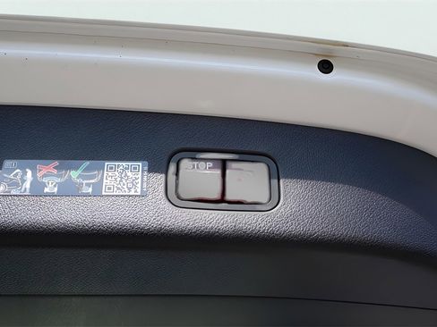 Certified 2025 Mercedes-Benz GLC 43 AMG 4MATIC image 36