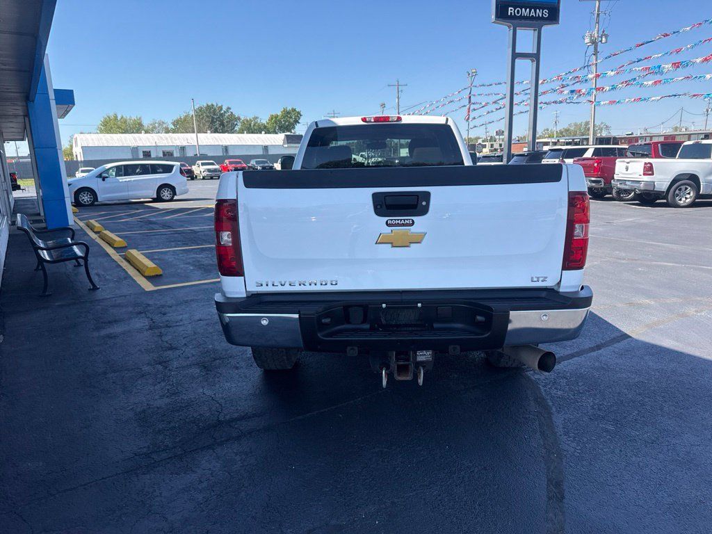 Used 2013 Chevrolet Silverado 2500 LTZ w/ LTZ Plus Package AWD/4WD image 5