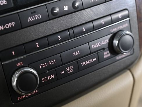 Used 2014 Nissan Quest LE image 18